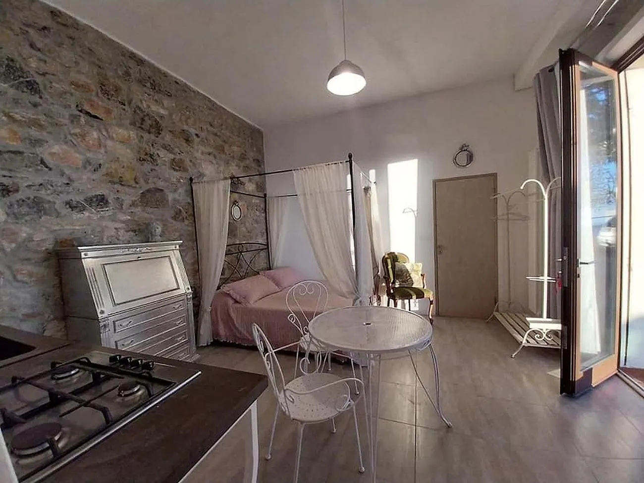 Monolocale Con Bagno, Angolo Cottura E Letto Matrimoniale A Baldacchino Apartment Monterotondo   Monterotondo (Tuscany)