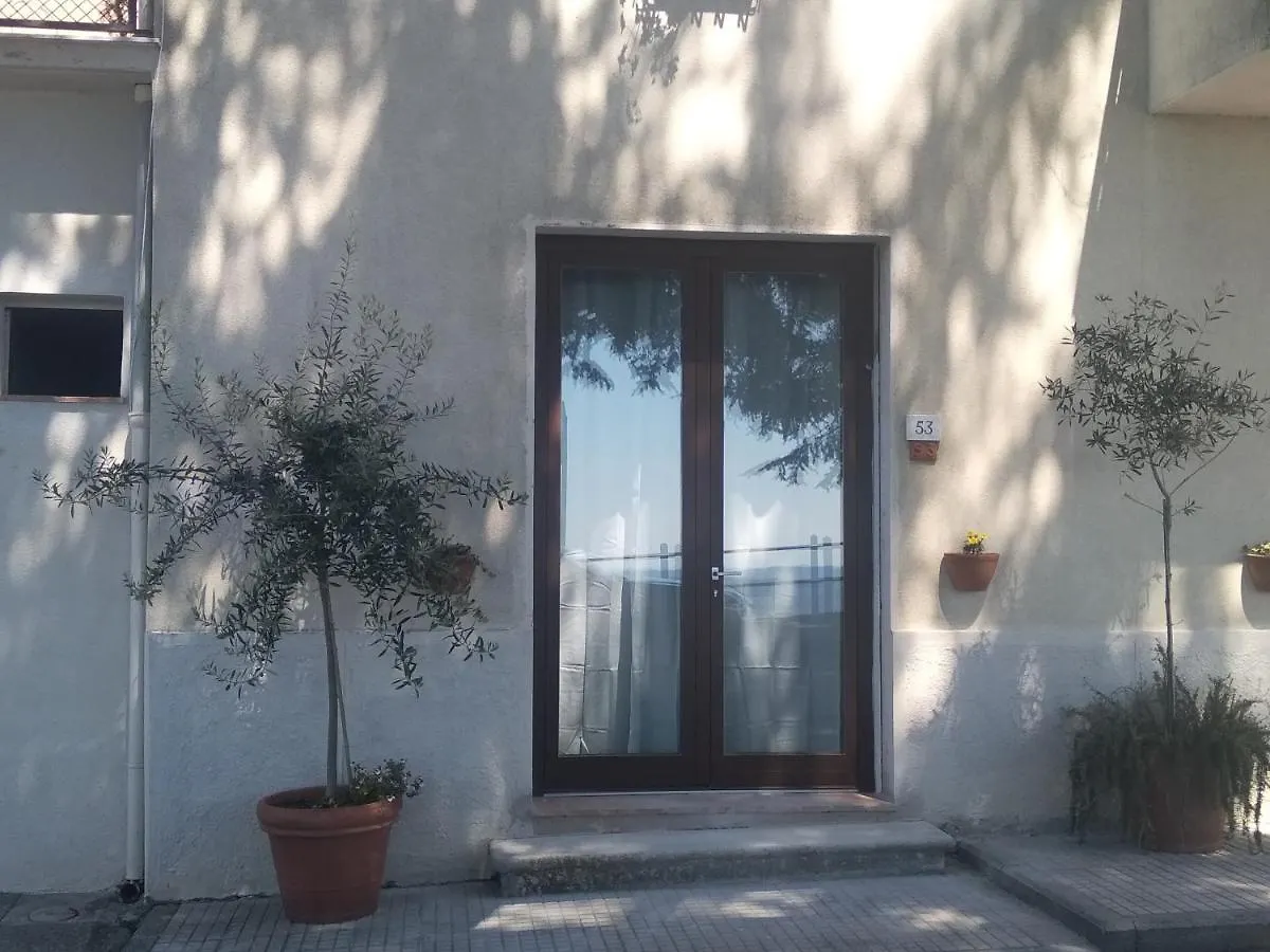 Daire Monolocale Con Bagno, Angolo Cottura E Letto Matrimoniale A Baldacchino Monterotondo
